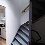Apartman Above Lively Bar In Busy Street 4 *
