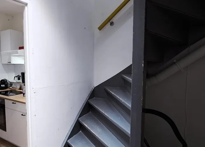 Apartamento Above Lively Bar In Busy Street 4 *