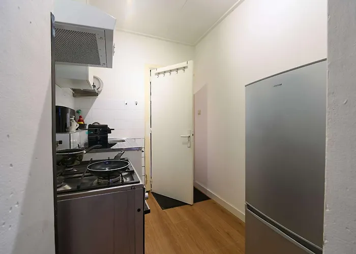 Above Lively Bar In Busy Street 4 * Eindhoven